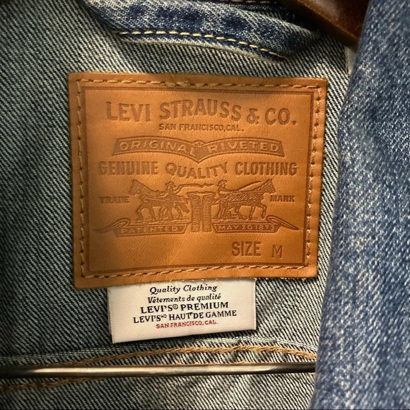 LEVI’S Sz M Denim Trucker Style  Jean Jacket - Picture 3 of 9